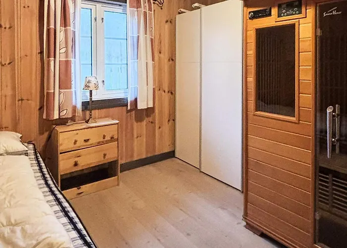8 Person In Bjelland-by Traum